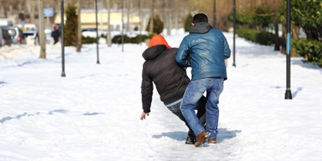 Samsun'da 2 g�nde 240 ki�i karda d��erek yaraland�