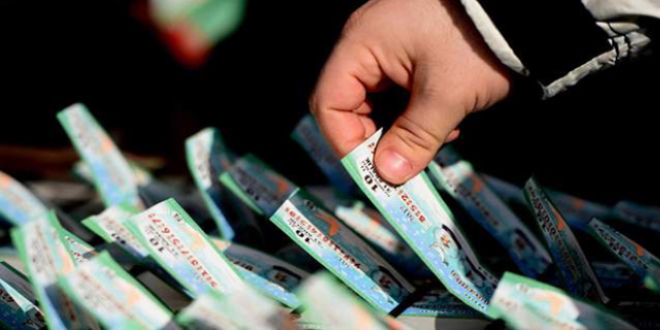 Y�lba�� talihlileri ikramiyelerini ald�