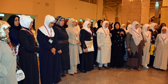 D�r�ml�'deki ter�r ma�duru kad�nlar umreye gitti