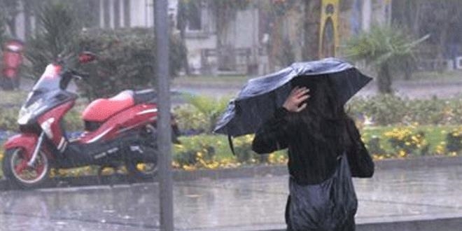 İstanbul'da yağış hayatı olumsuz etkiledi