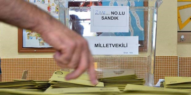CHP 2015 seimlerinde oy alamad sandklar inceledi