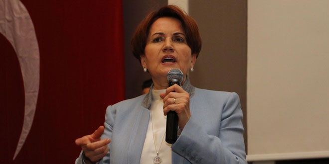 Ak�ener: Tek bir ki�iye bu kadar yetkiyi nas�l veriyorsunuz?