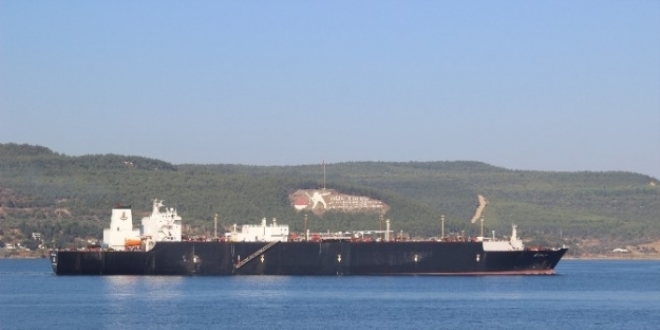 Dev tanker, Çanakkale Boğazı'nı kapattı