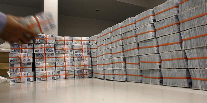 'Değer kaybeden sadece Türk lirası değil'