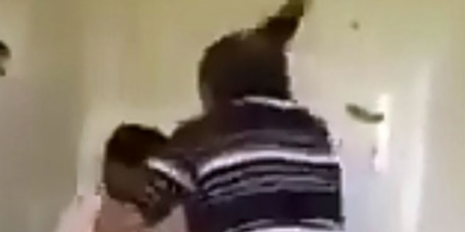 Kuran kursunda küçük çocuğa terlikle dayak