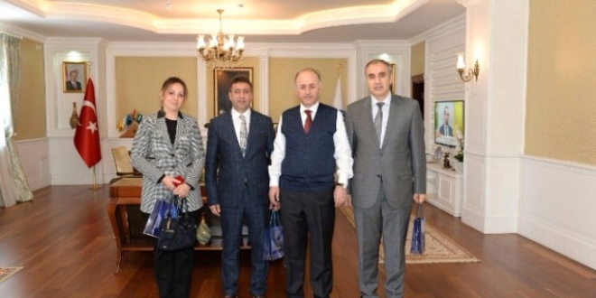 Veteriner kazandığı ödülü şehit ailesine bağışladı