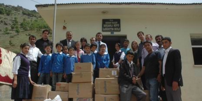 Hakkari'de 4 bin 425 öğrenciye kitap yardımı