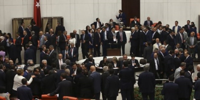 Teklifin üçüncü maddesi 342 oyla kabul edildi