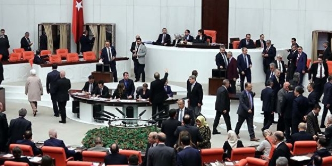 Teklifin dördüncü maddesi 342 oyla kabul edildi