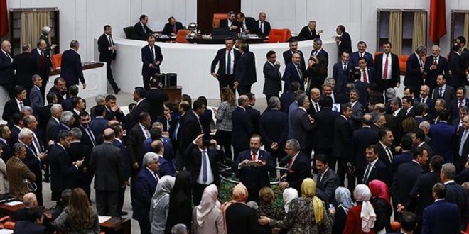 Teklifin beşinci maddesinin gizli oylamasına geçildi