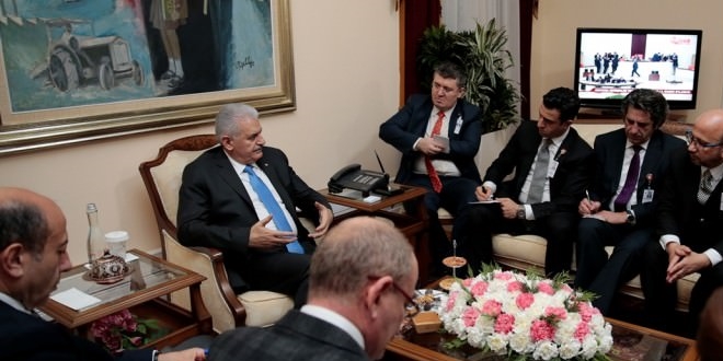Başbakan Yıldırım, TBMM'de medya temsilcileriyle bir araya geldi