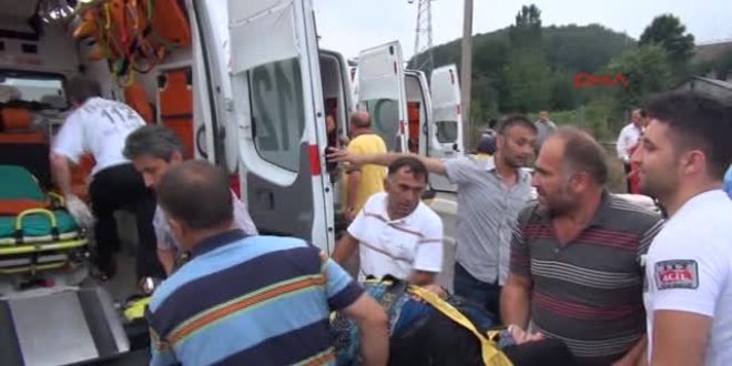 Antalya'da zincirleme trafik kazası: 9 yaralı