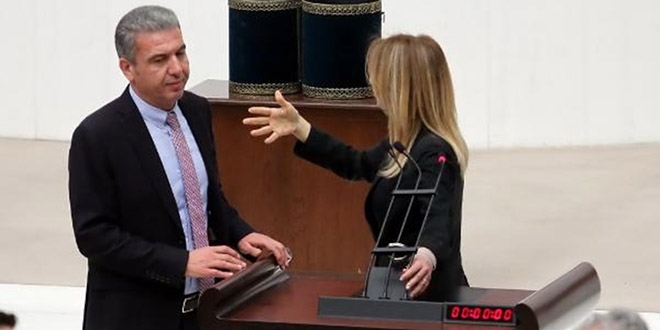 'Eylem hakkını kullanarak MHP'li vekillere seslendim'