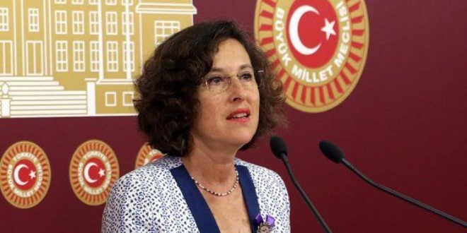 HDP'li vekil Buldan'ın göğsüne tekme atıldı