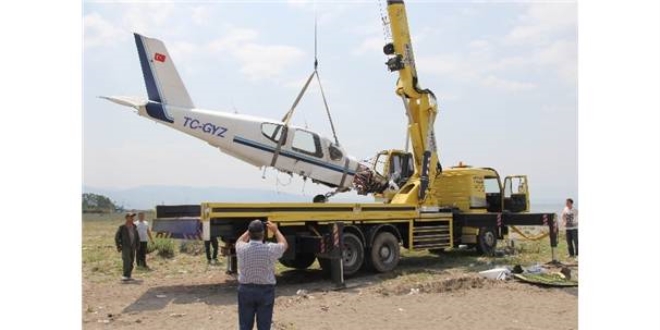 Samsun'da karayoluyla taşınan uçak ilgi çekti