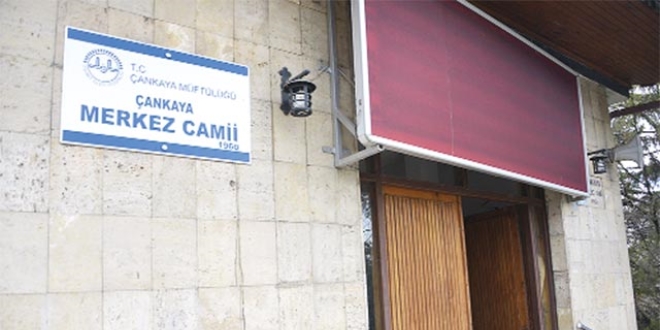 Yıldırım cuma namazını Emek Merkez Camisi'nde kıldı