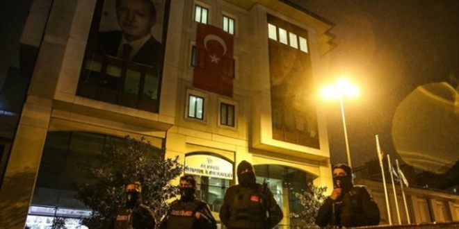 AK Parti'ye saldıran terörist ölü olarak ele geçirildi