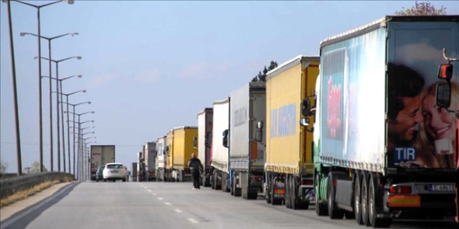 Bulgaristan'a açılan sınır kapılarında tır kuyruğu