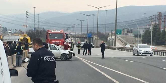 Yolun karşısına geçerken otomobilin altında can verdi