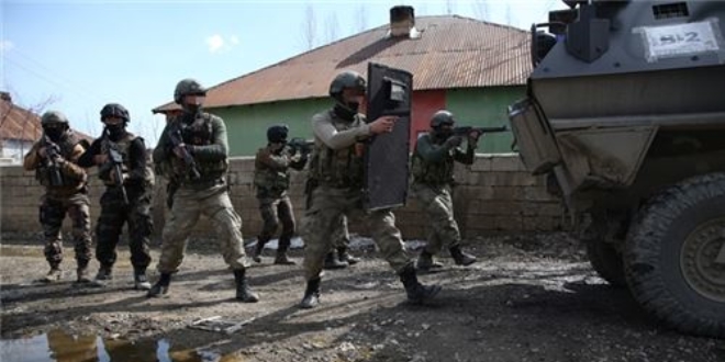 Muş'ta PKK'ya yönelik operasyonda 2 kişi yakalandı