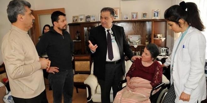 Evde hem fizyoterapi hem müzikoterapi