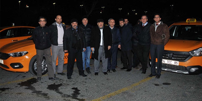 Havalimanı taksicilerinden indi-bindi ücreti protestosu