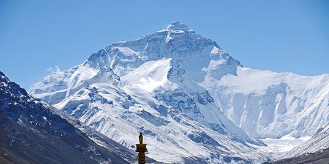 Everest'in yüksekliği yeniden ölçülecek