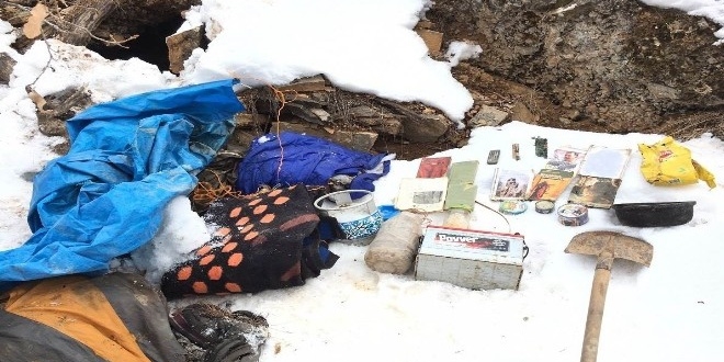 Tunceli'de PKK'ya ait çok sayıda tıbbi malzeme ele geçirildi