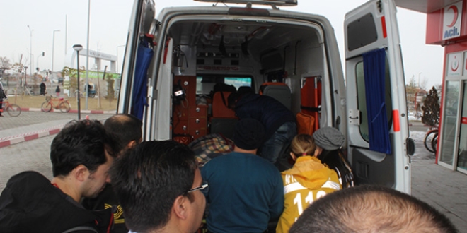 Kamyonet minibüsle çarpıştı: 1 ölü, 6 yaralı
