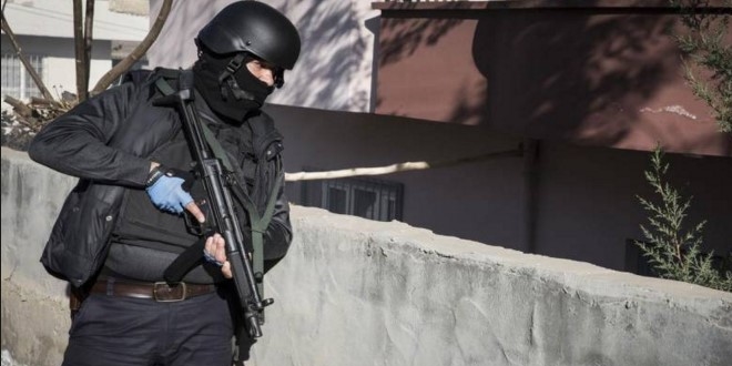 Ankara'da polise ateş açan 2 kişi yakalandı