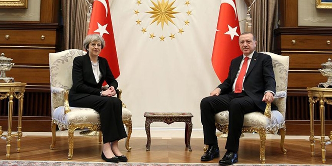 Erdoğan, İngiltere Başbakanı May'i kabul etti