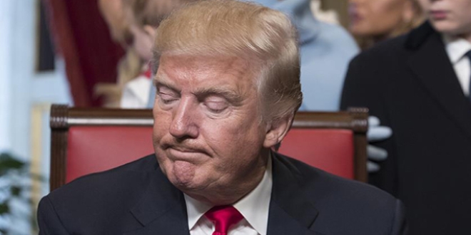 Trump'�n g��men karar� ask�ya al�nd�