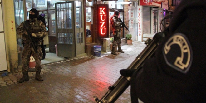 Trkiye dnya polisini eitiyor