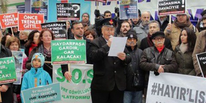13 yıl sonra üniformasını giyip eyleme katıldı