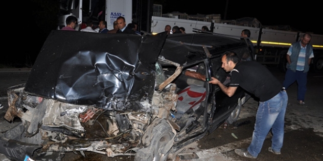 İzmir'de trafik kazası: 1 ölü, 9 yaralı