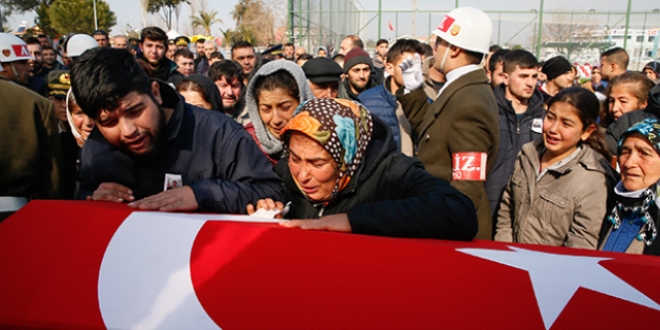 Şehit Uzman Çavuş, gözyaşlarıyla uğurlandı