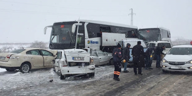 anlurfa'da kar kazalara neden oldu: 13 yaral