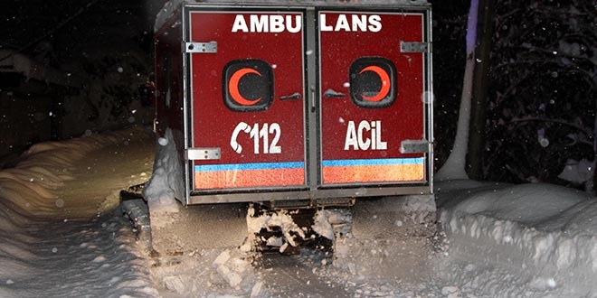 Akciğer hastası kar ambulansı ile kurtarıldı