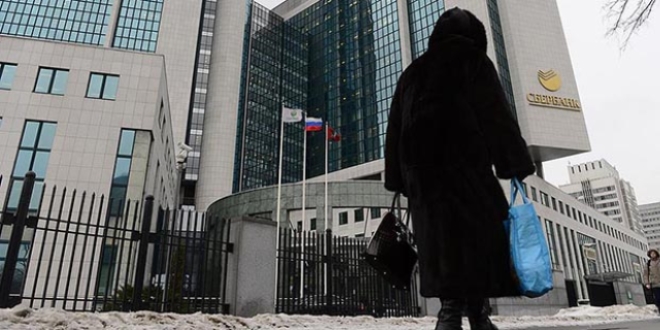 Ruslar ekonomik krizin bitti�ini d���nm�yor