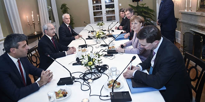 Merkel, CHP Genel Başkanı Kılıçdaroğlu ile görüştü