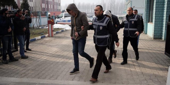 'Silahlı fotoğraf' paylaşımı yapan 2 lise öğrencisi serbest bırakıldı