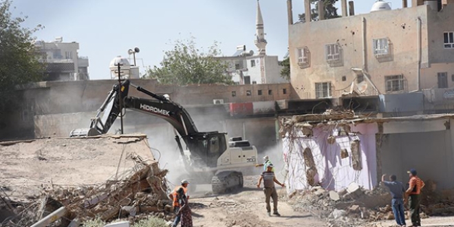 Sur ve Nusaybin'in yeniden inşasına DSİ'den 85 iş makinesi