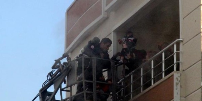 �anl�urfa'da ��renci evinde yang�n: 3 yaral�