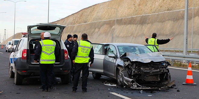 Kocaeli'de savcı kaza yaptı: 1 ölü, 4 yaralı