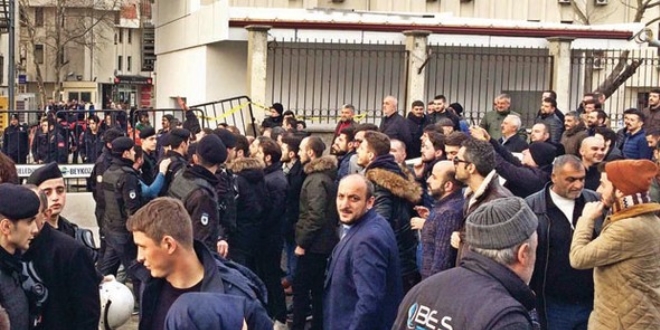 Katil adliyeden alkışlarla cezaevine gönderildi