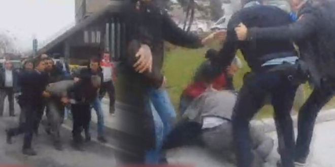 Şoförü vatandaşların lincinden yumruk attığı polis memuru kurtardı