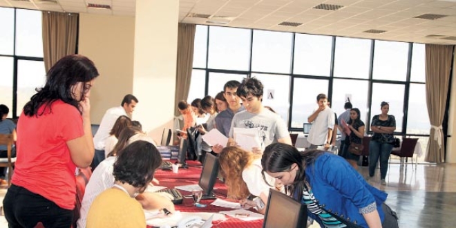 2. öğretimde, harcını ödeyemeyen, bırakıyor
