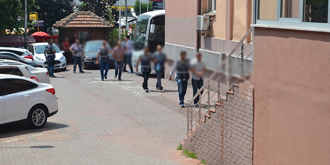 'ByLock' kullanan 10 öğretmen gözaltına alındı