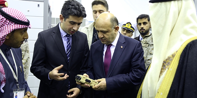 Bakan I��k, Arabistan'daki ASELSAN fabrikas�n� gezdi