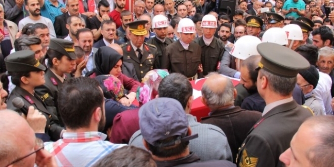 Şehit Uzman Çavuş Kılıç'ın cenazesi Adana'da toprağa verildi